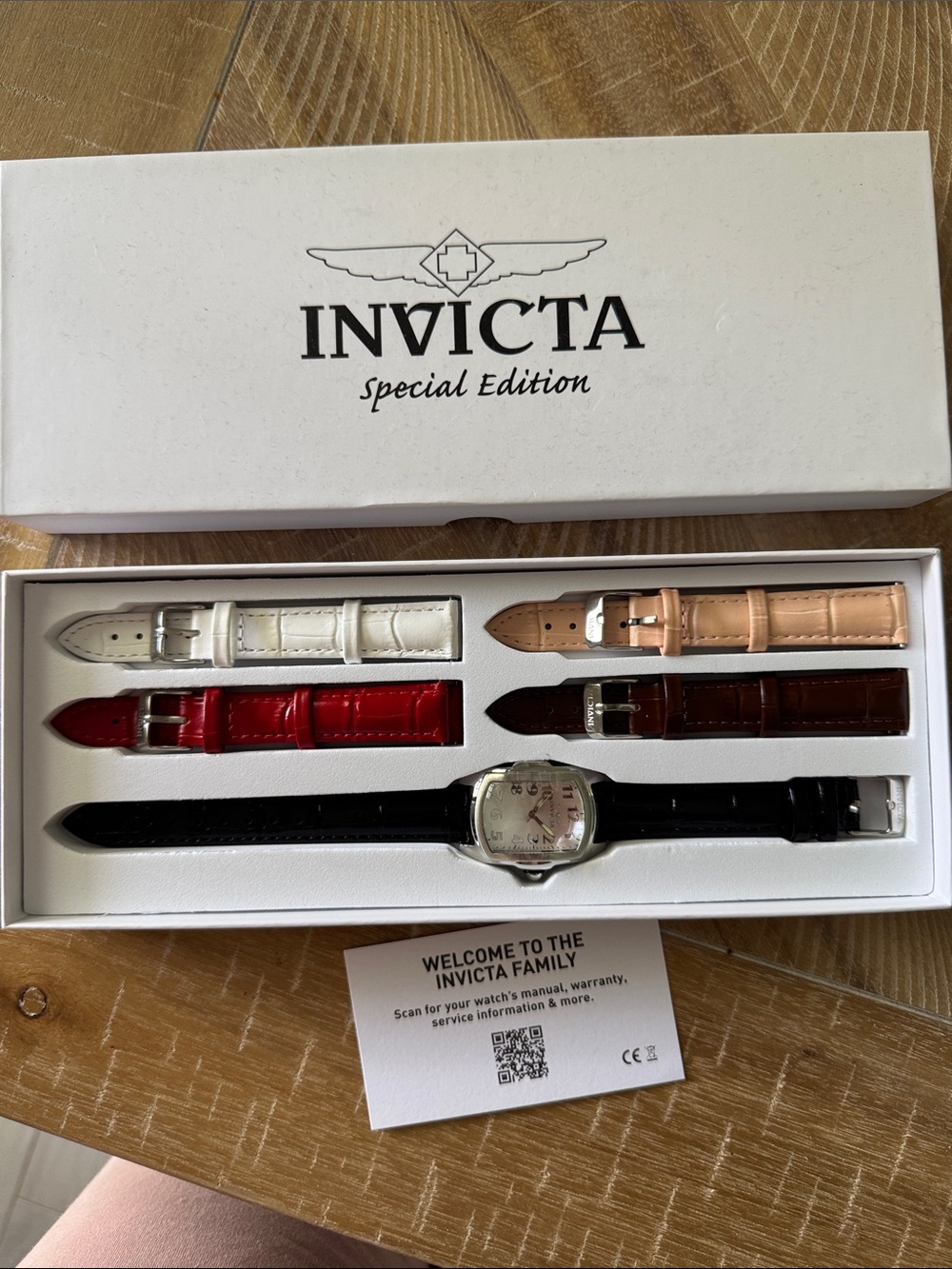 Invicta NWT! Womens Interchangeable Strap Watch Set - Multi-Color Straps- GIFT
